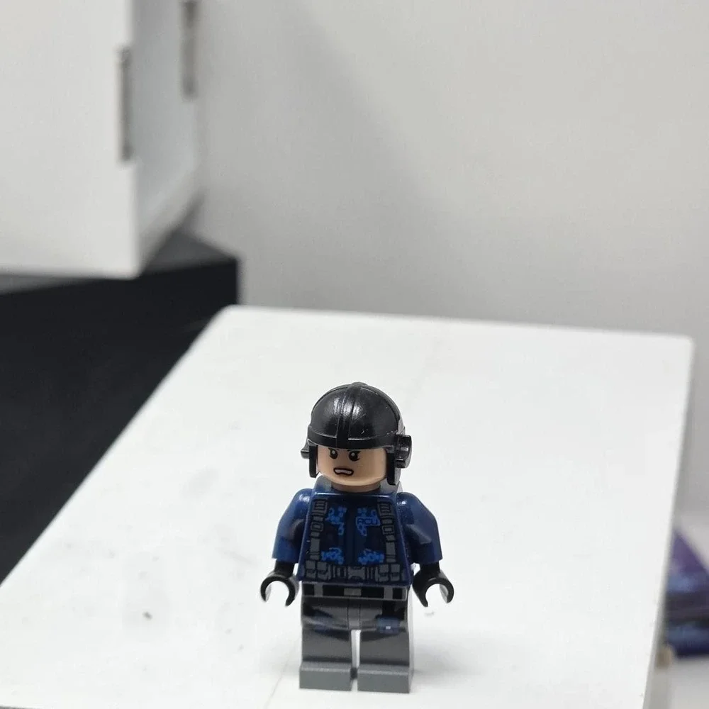 Lego - Minifigures - Jurassic World - ACU Guard